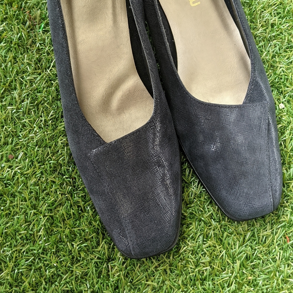 Vintage Square Toe Shimmery Pumps